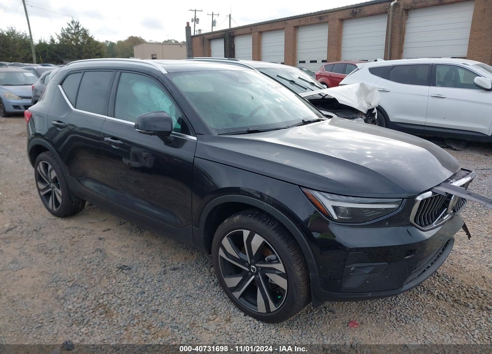 2024 VOLVO XC40 B5 ULTIMATE BRIGHT THEME VIN: YV4L12UF9R2361035