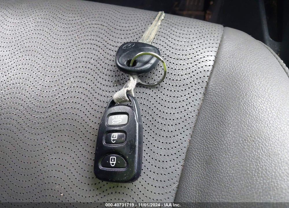 2013 HYUNDAI ELANTRA LIMITED VIN: KMHDH4AEXDU769093