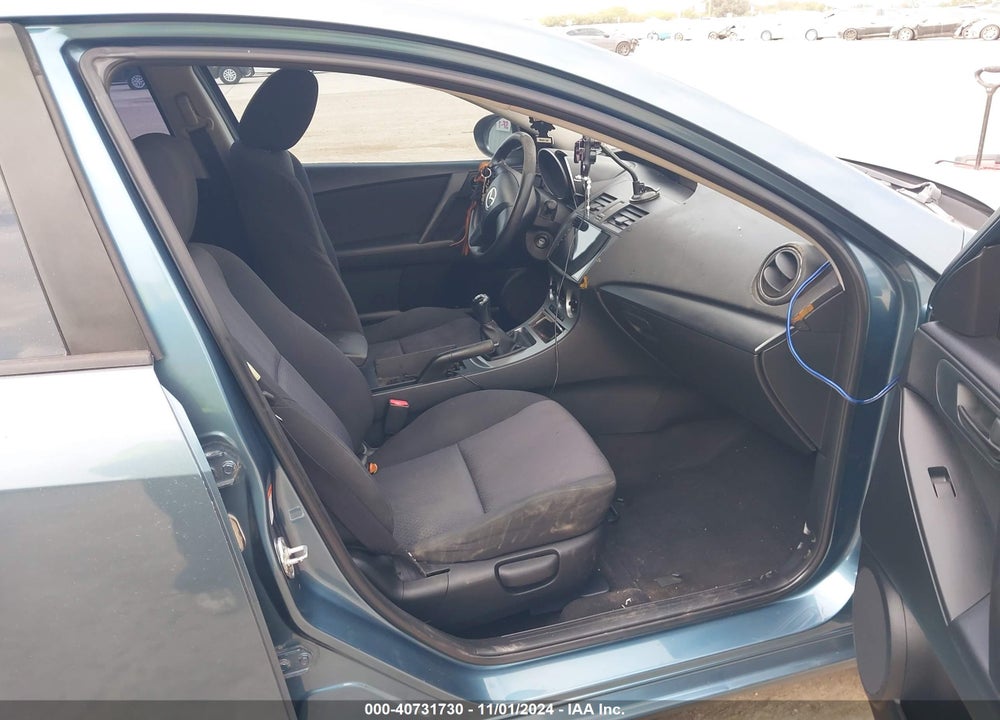 2010 MAZDA 3 I SPORT VIN: JM1BL1SF4A1157484