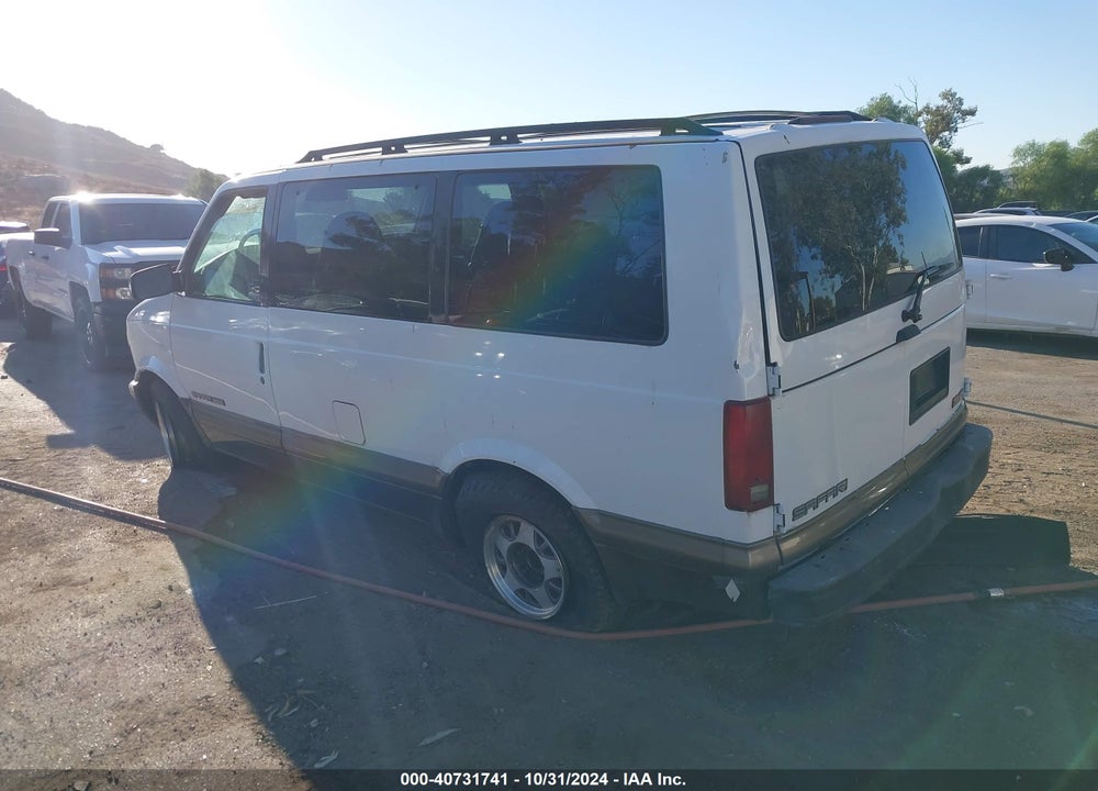 2000 GMC SAFARI SL VIN: 1GKEL19W8YB509137