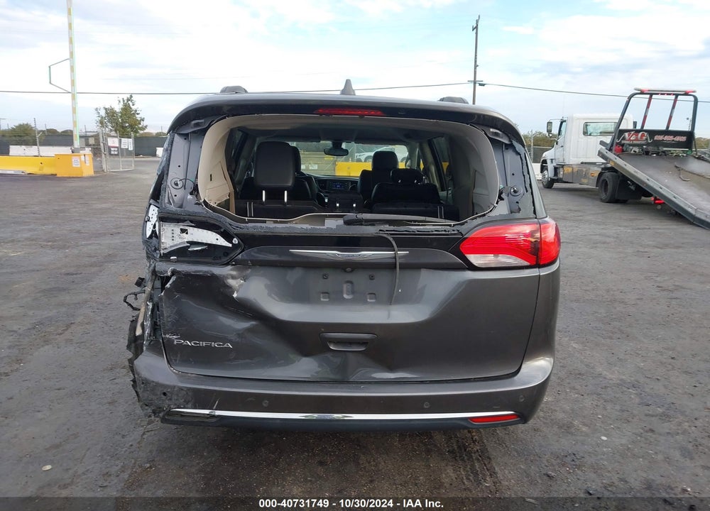 2017 CHRYSLER PACIFICA TOURING L VIN: 2C4RC1BG5HR613571