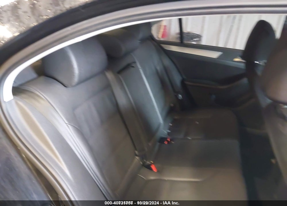 2011 VOLKSWAGEN JETTA 2.5L SEL VIN: 3VWLZ7AJ3BM354076