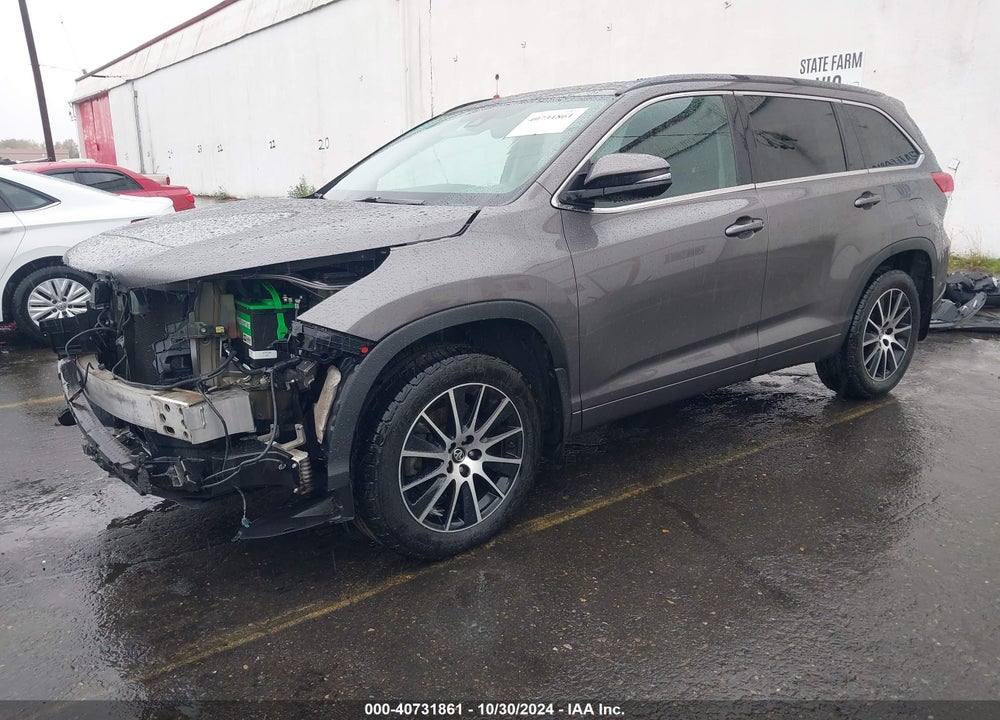 2017 TOYOTA HIGHLANDER SE VIN: 5TDJZRFH3HS375076