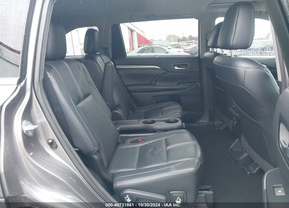2017 TOYOTA HIGHLANDER SE VIN: 5TDJZRFH3HS375076