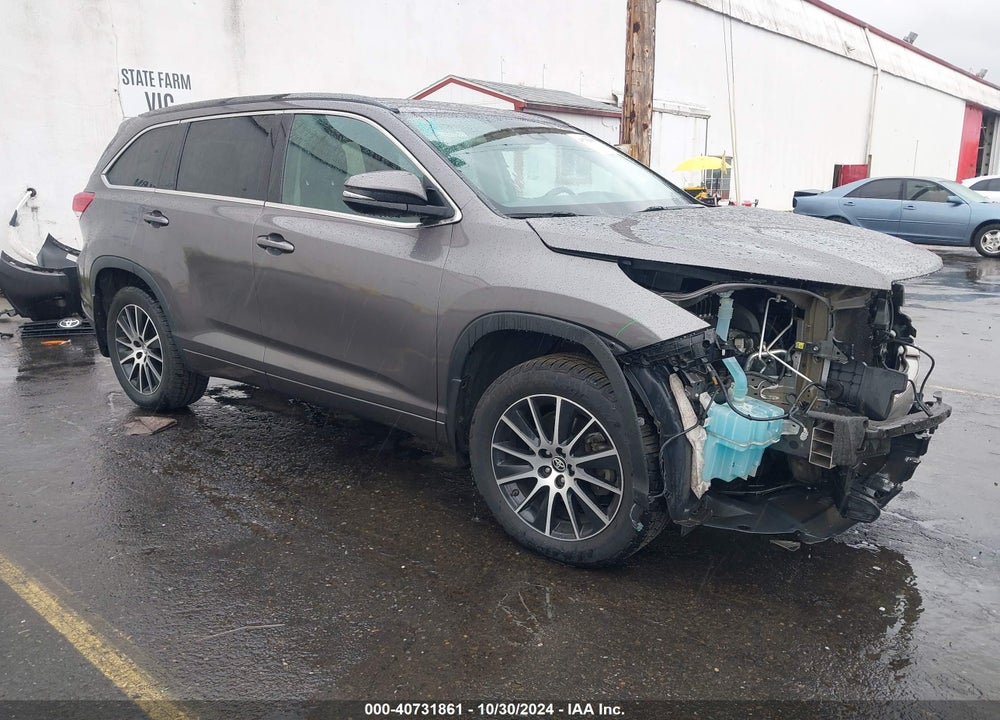 2017 TOYOTA HIGHLANDER SE VIN: 5TDJZRFH3HS375076