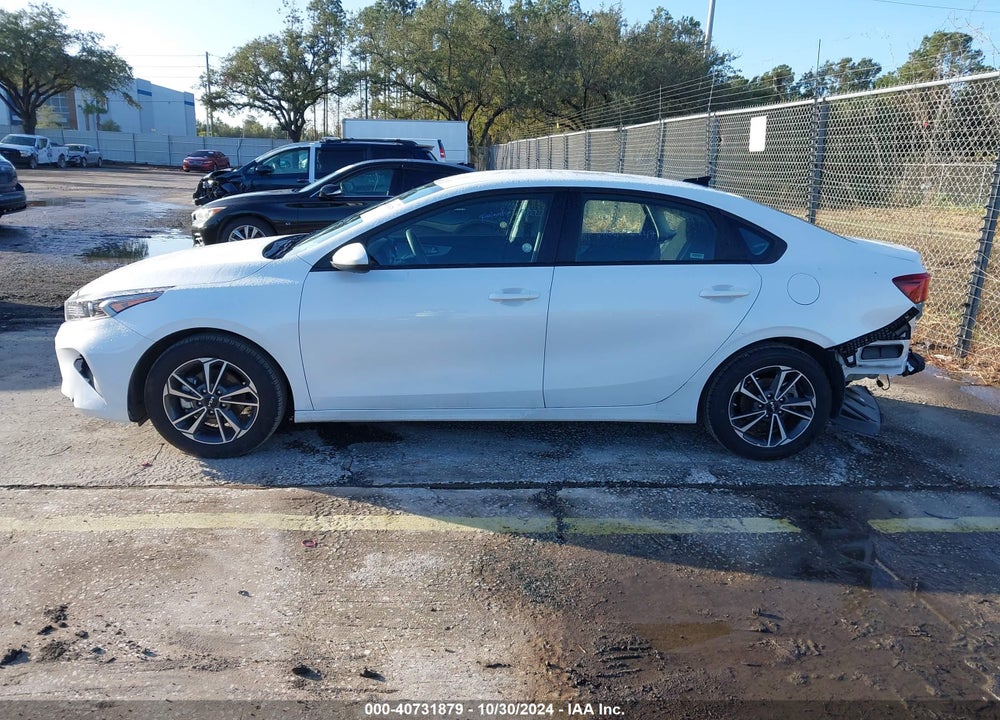 2024 KIA FORTE LXS VIN: 3KPF24AD3RE742717