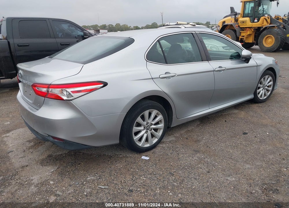 2018 TOYOTA CAMRY LE VIN: 4T1B11HK3JU073483