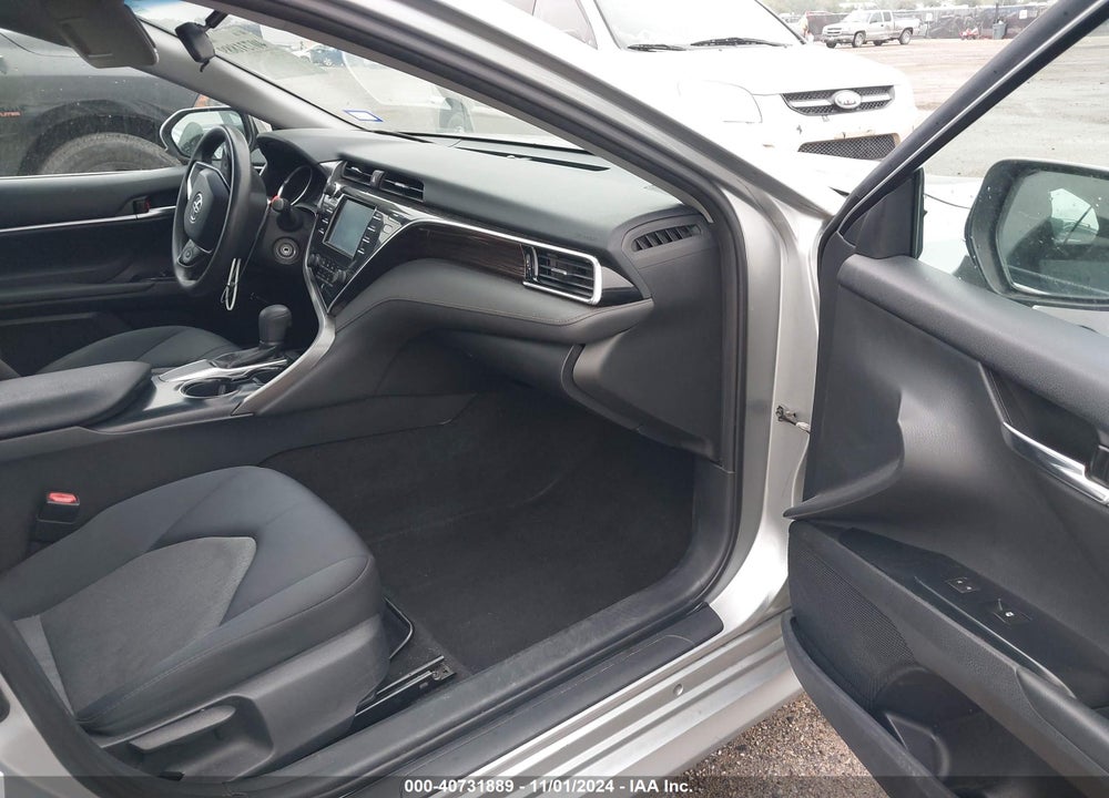 2018 TOYOTA CAMRY LE VIN: 4T1B11HK3JU073483