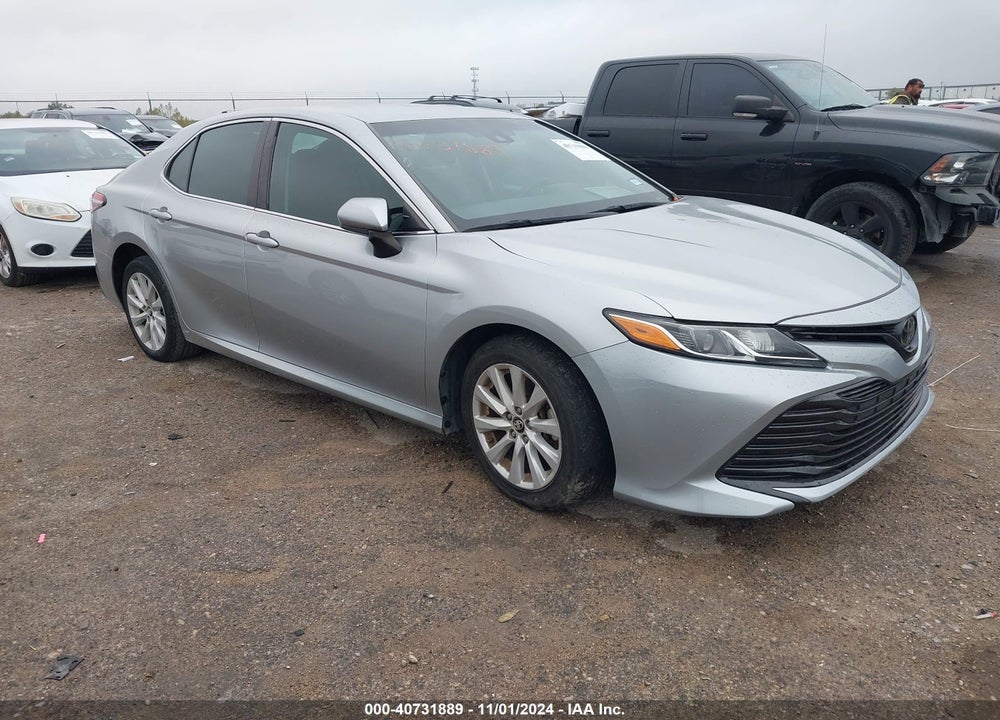 2018 TOYOTA CAMRY LE VIN: 4T1B11HK3JU073483
