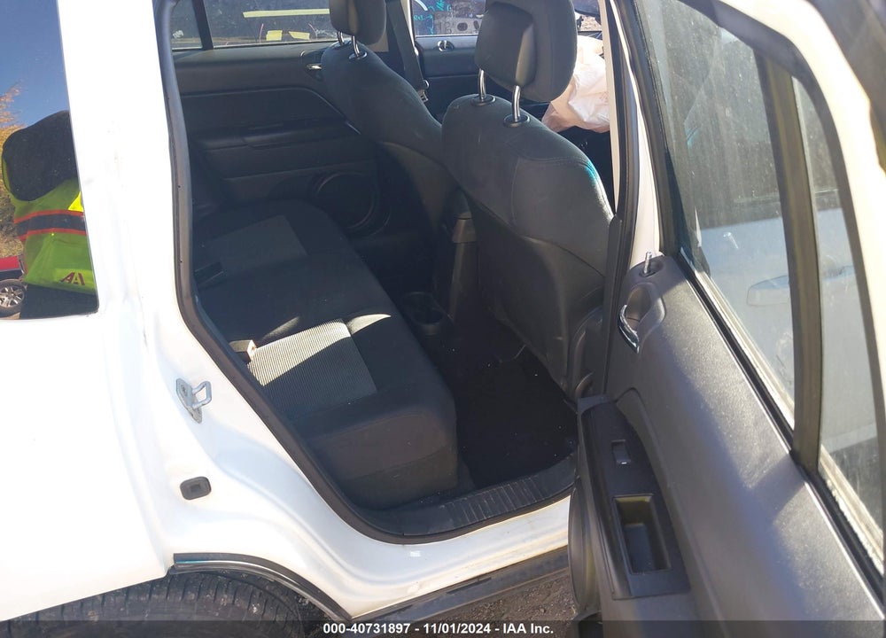 2011 JEEP COMPASS VIN: 1J4NF1FB1BD266636