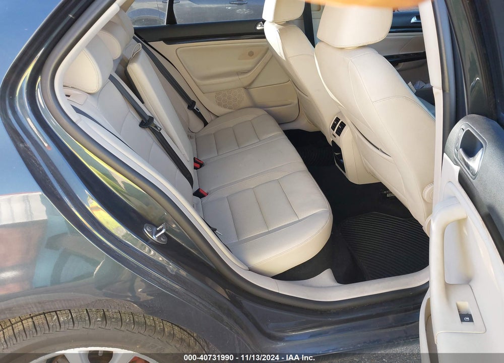2010 VOLKSWAGEN JETTA SE VIN: 3VWRZ7AJ0AM038398