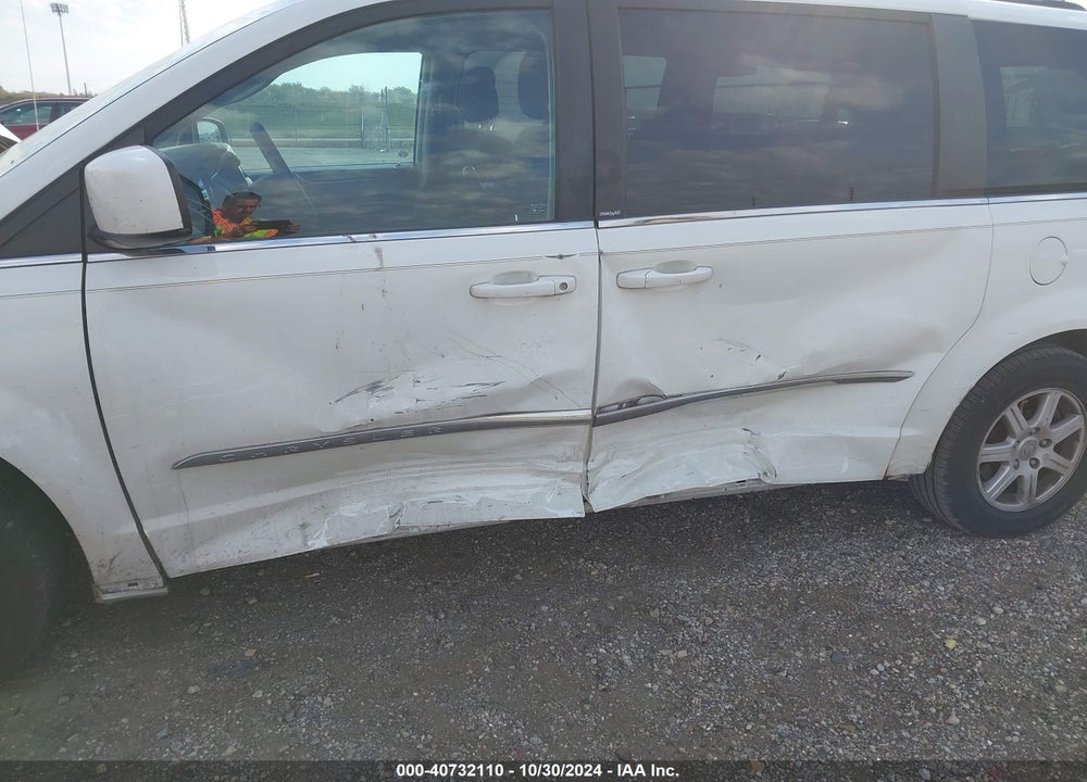 2011 CHRYSLER TOWN & COUNTRY VIN: 2A4RR5DG2BR683968