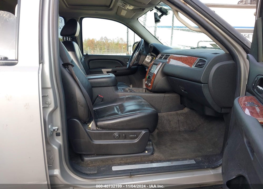 2007 CHEVROLET TAHOE LT VIN: 1GNFK13037J149228