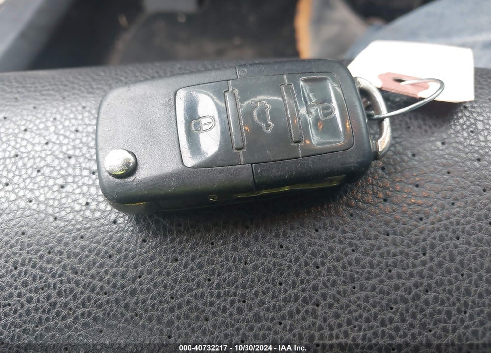 2010 VOLKSWAGEN JETTA SE VIN: 3VWRZ7AJ0AM043956