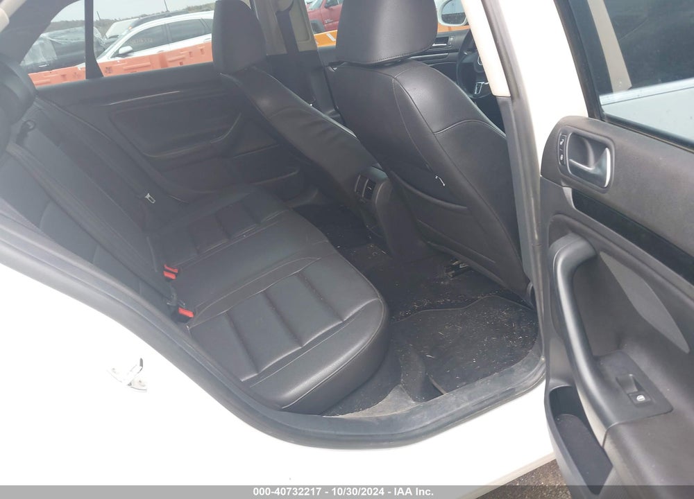 2010 VOLKSWAGEN JETTA SE VIN: 3VWRZ7AJ0AM043956