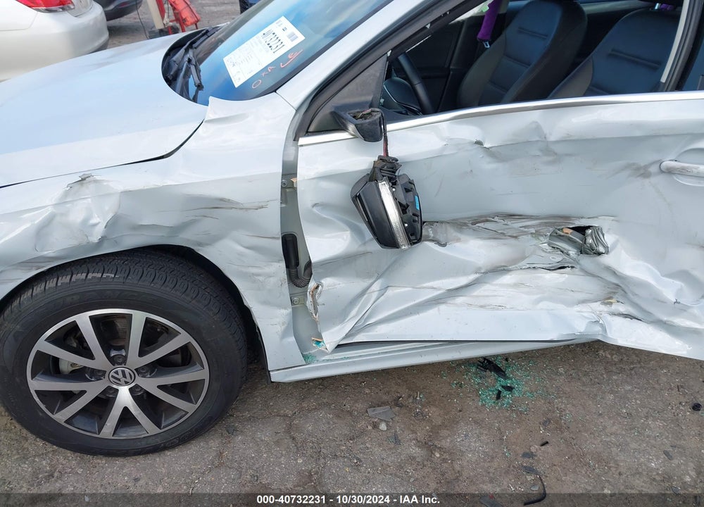 2017 VOLKSWAGEN JETTA 1.4T SE VIN: 3VWDB7AJ0HM356983