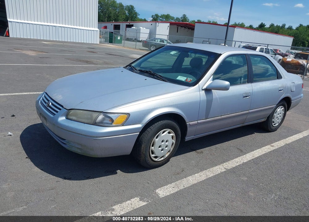 1997 TOYOTA CAMRY LE VIN: JT2BG22K1V0008669
