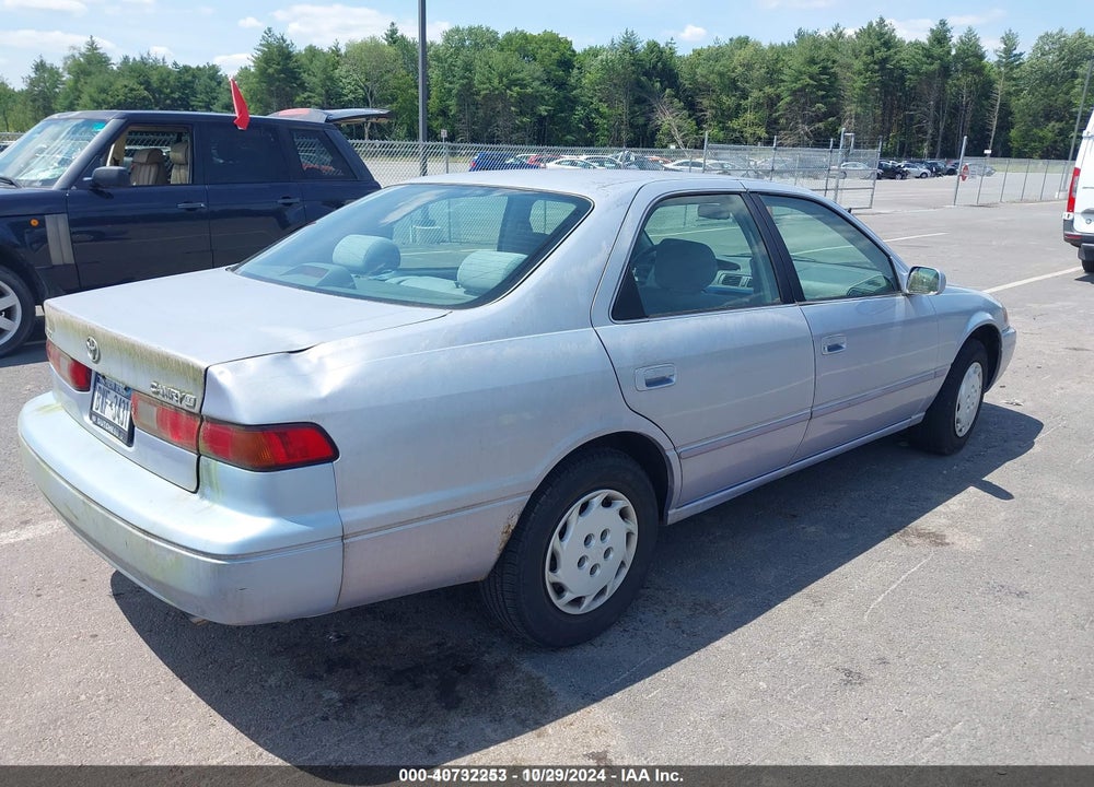 1997 TOYOTA CAMRY LE VIN: JT2BG22K1V0008669