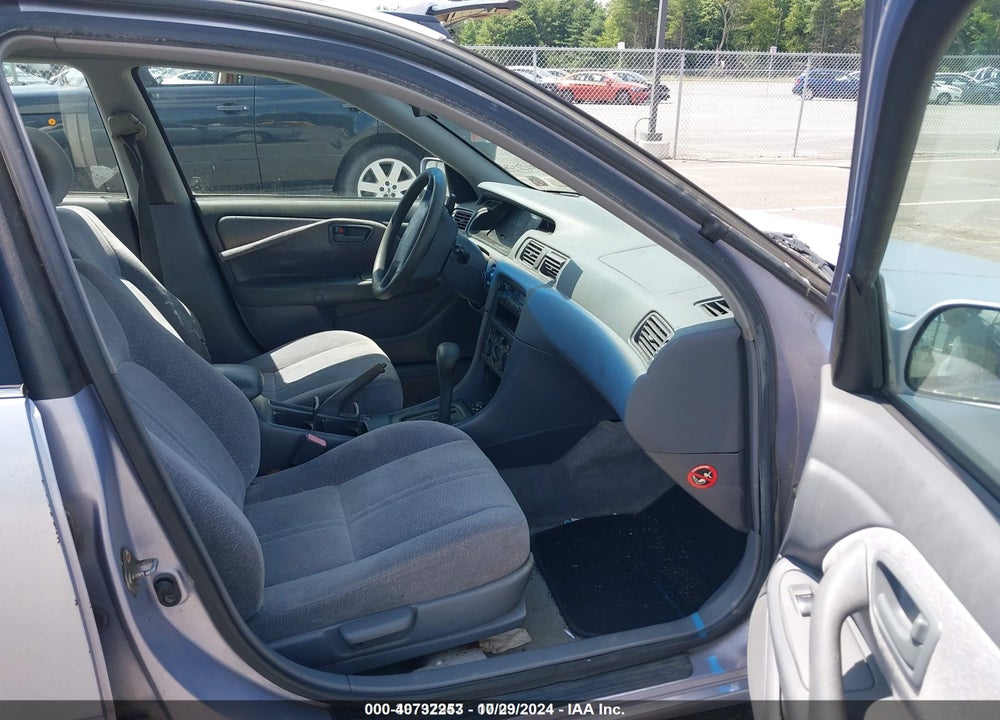 1997 TOYOTA CAMRY LE VIN: JT2BG22K1V0008669