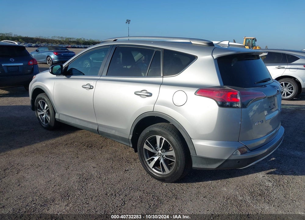 2016 TOYOTA RAV4 XLE VIN: 2T3RFREV6GW452328
