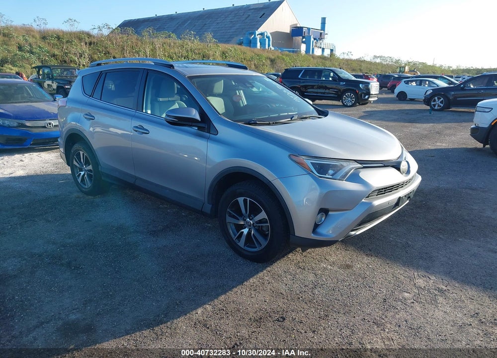 2016 TOYOTA RAV4 XLE VIN: 2T3RFREV6GW452328