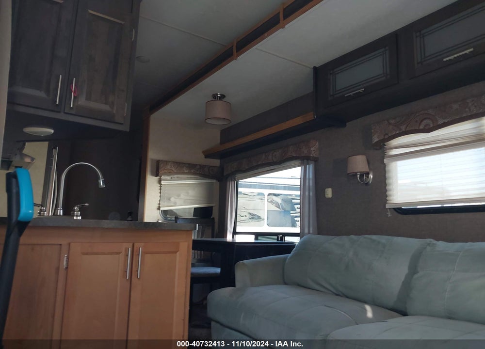 2018 HL ENTERPRISE INC TRAVEL TRAILER VIN: 54ABA382XJE001991