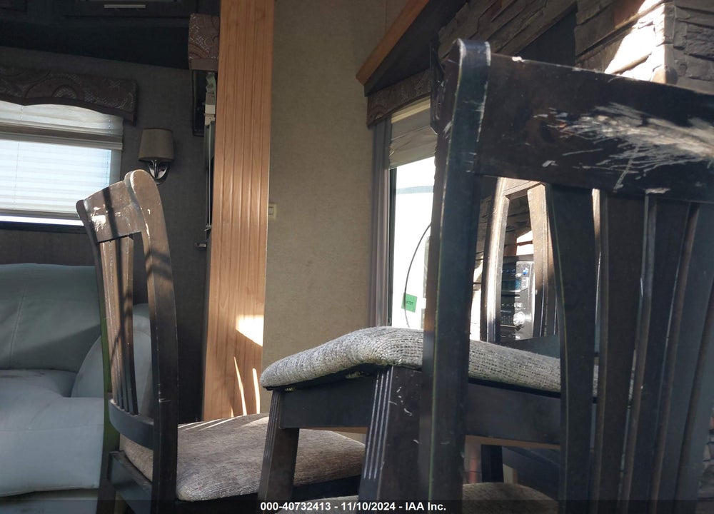2018 HL ENTERPRISE INC TRAVEL TRAILER VIN: 54ABA382XJE001991