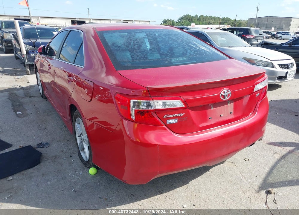 2014 TOYOTA CAMRY SE VIN: 4T1BF1FK3EU850724