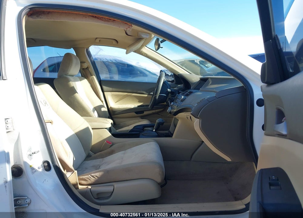 2010 HONDA ACCORD 2.4 LX VIN: 1HGCP2F30AA186366