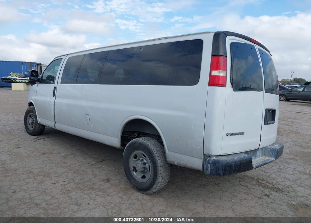 2018 CHEVROLET EXPRESS 3500 LS VIN: 1GAZGNFP8J1235321