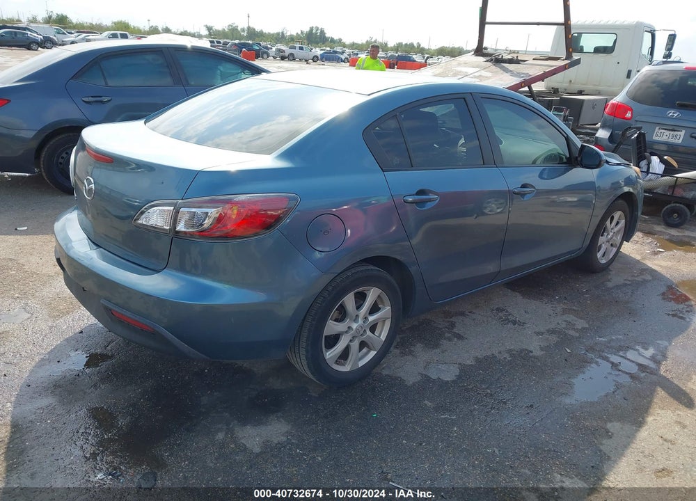 2011 MAZDA MAZDA3 VIN: JM1BL1VF0B1451591