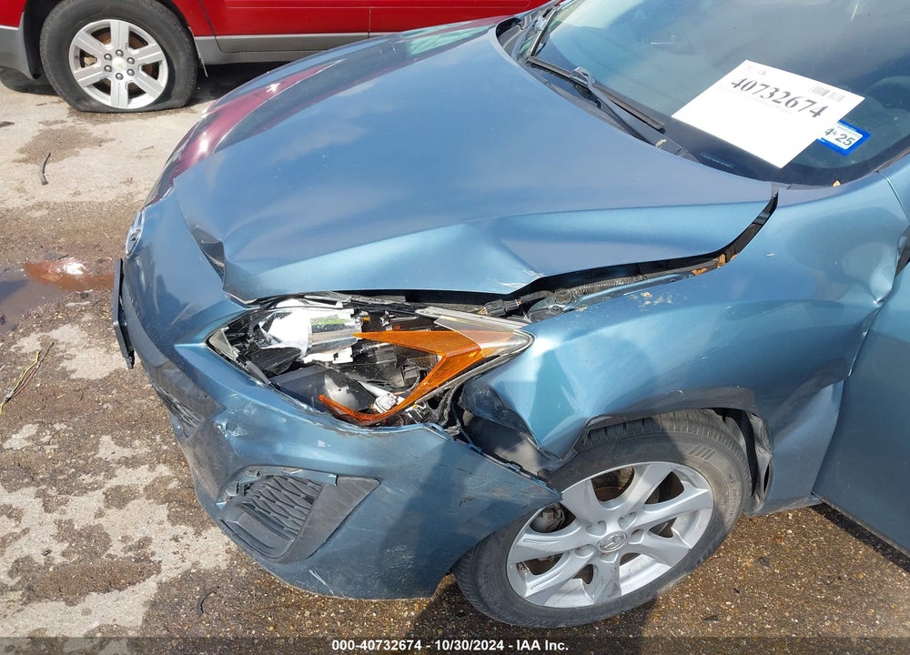 2011 MAZDA MAZDA3 VIN: JM1BL1VF0B1451591