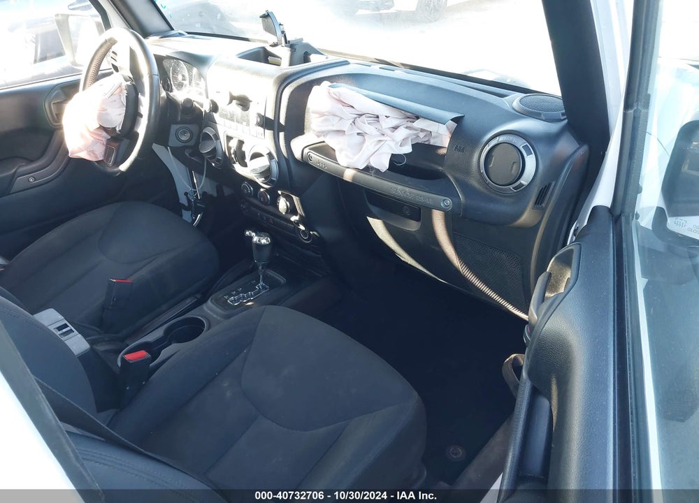 2016 JEEP WRANGLER UNLIMITED SPORT VIN: 1C4HJWDG5GL283224