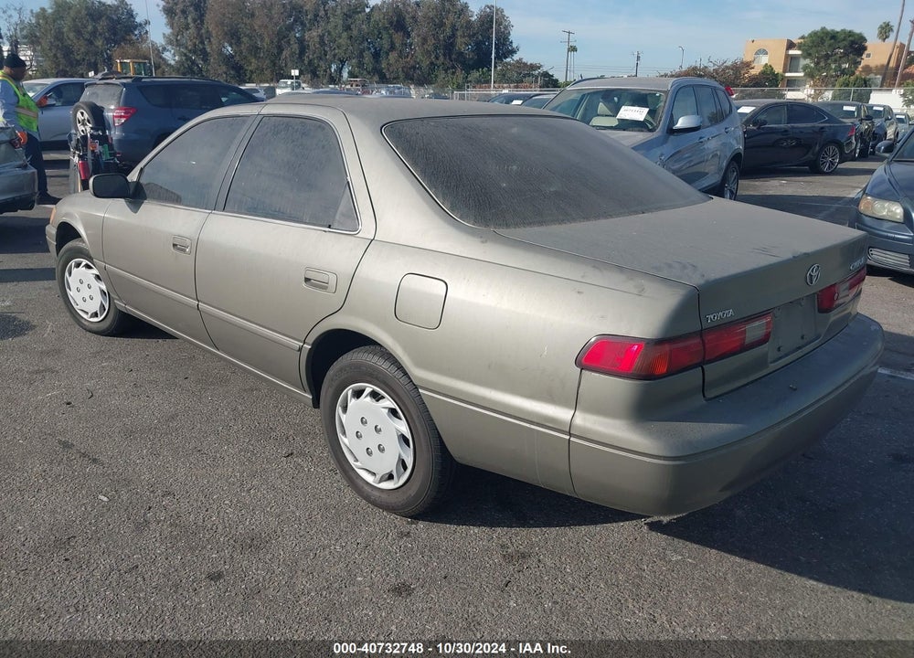 1999 TOYOTA CAMRY LE VIN: JT2BG22K7X0316528