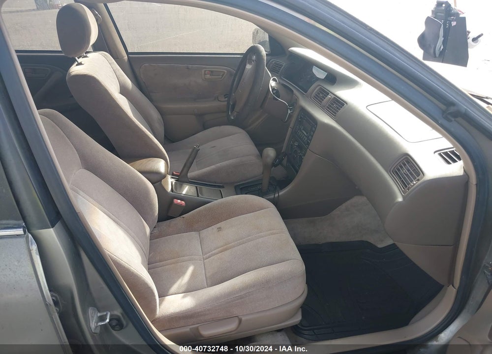 1999 TOYOTA CAMRY LE VIN: JT2BG22K7X0316528