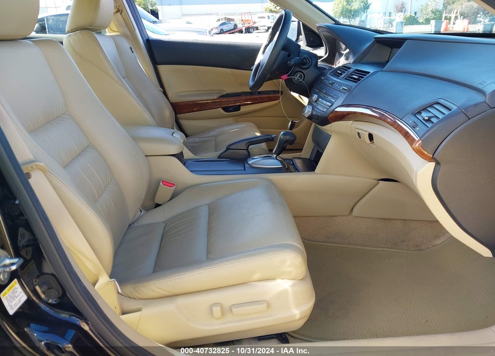 2011 HONDA ACCORD 3.5 EX-L VIN: 1HGCP3F83BA029448