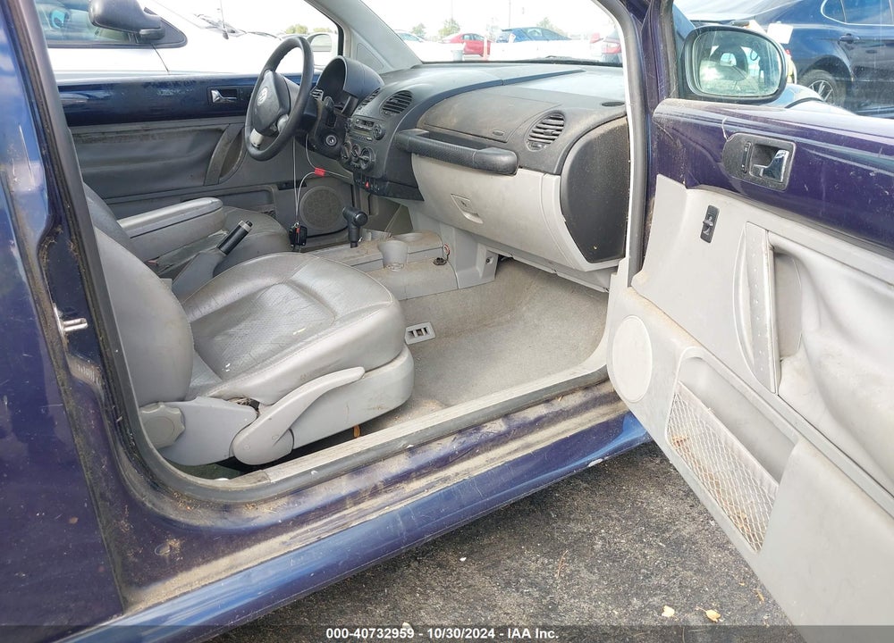 2001 VOLKSWAGEN NEW BEETLE GLX VIN: 3VWDD21C91M421687