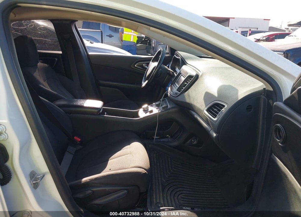2015 CHRYSLER 200 LIMITED VIN: 1C3CCCABXFN658253