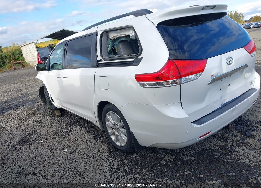 2011 TOYOTA SIENNA XLE LIMITED VIN: 5TDDK3DC8BS021003