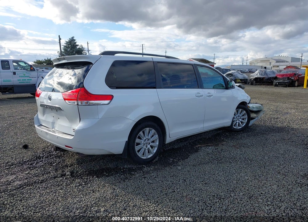 2011 TOYOTA SIENNA XLE LIMITED VIN: 5TDDK3DC8BS021003
