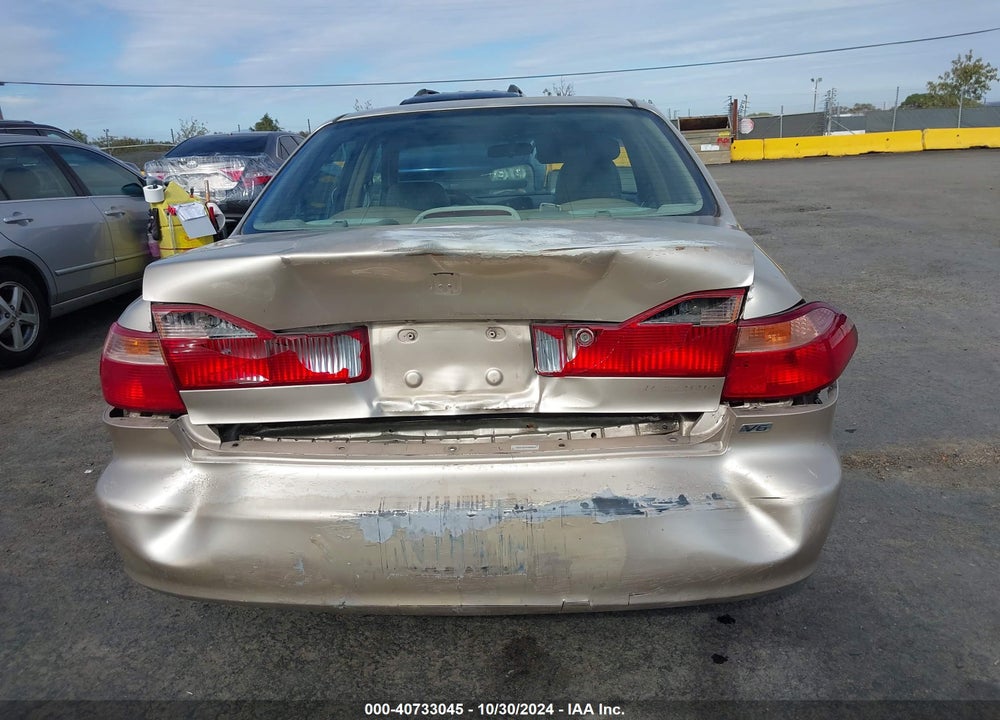 2000 HONDA ACCORD 3.0 EX VIN: 1HGCG1659YA082884