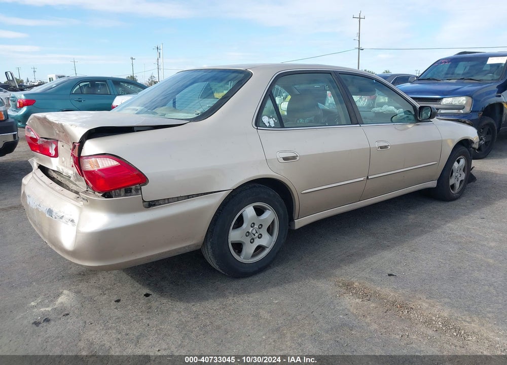 2000 HONDA ACCORD 3.0 EX VIN: 1HGCG1659YA082884