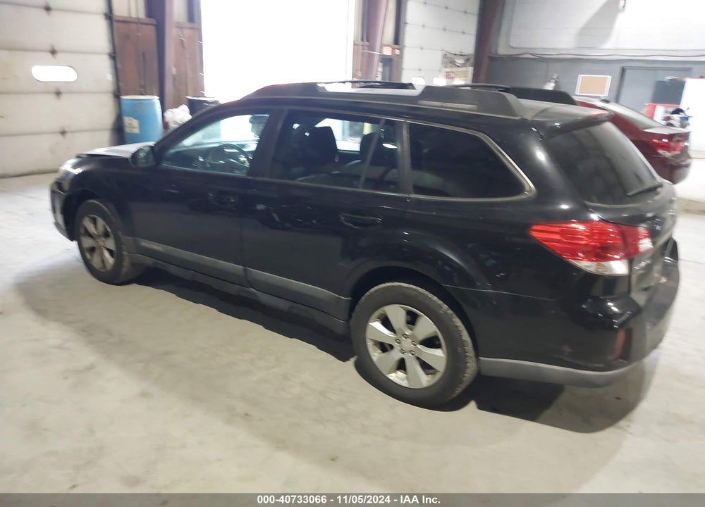 2010 SUBARU OUTBACK 2.5I LIMITED VIN: 4S4BRBLCXA3384395