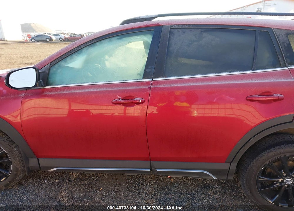 2018 TOYOTA RAV4 ADVENTURE/XLE VIN: 2T3RFREV6JW826928