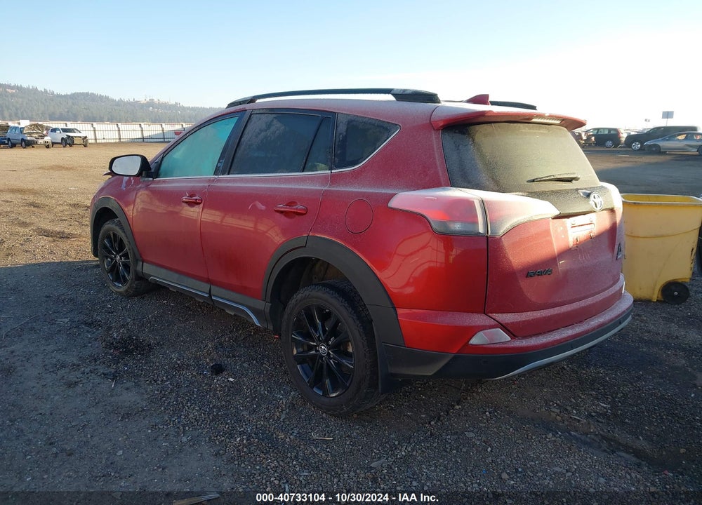 2018 TOYOTA RAV4 ADVENTURE/XLE VIN: 2T3RFREV6JW826928