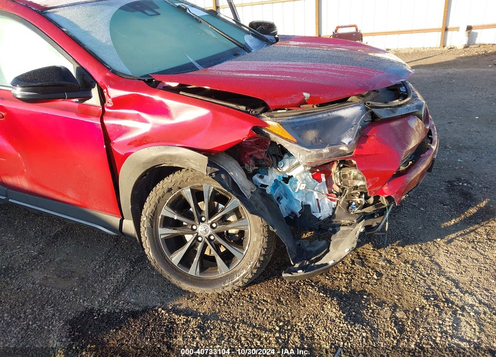 2018 TOYOTA RAV4 ADVENTURE/XLE VIN: 2T3RFREV6JW826928