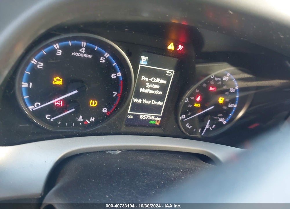2018 TOYOTA RAV4 ADVENTURE/XLE VIN: 2T3RFREV6JW826928