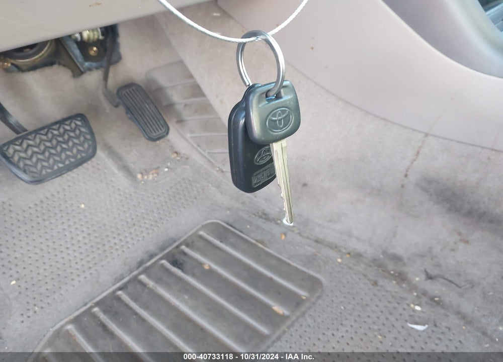 2005 TOYOTA CAMRY LE VIN: 4T1BE30K15U412551