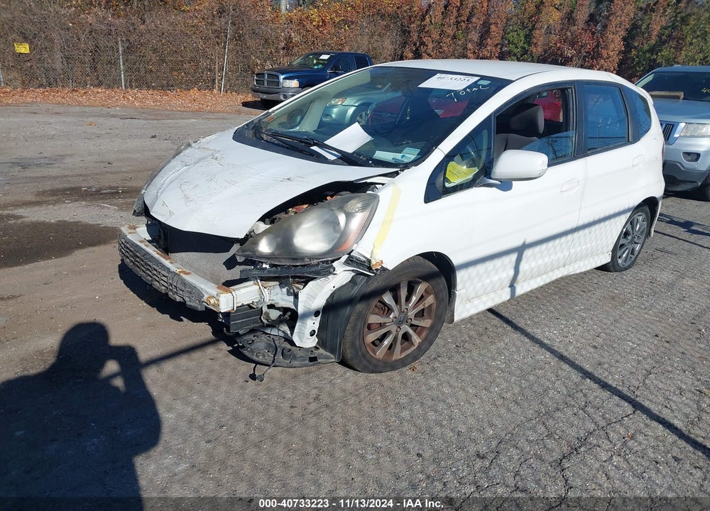 2013 HONDA FIT SPORT VIN: JHMGE8H51DC072326