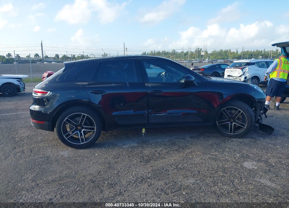 2021 PORSCHE MACAN VIN: WP1AA2A55MLB11301